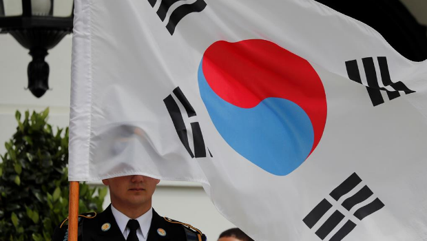 韩国最大在野党“国民力量”临时领袖金龙泰8日表示,将争取在9月初前召开全党大会,完成党魁选举程序。 韩国最大在野党“国民力量”临时领袖金龙泰8日表示,将争取在9月初前召开全党大会,完成党魁选举程序。
