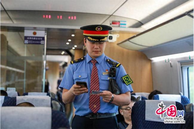 巴基斯坦总统赞中国高铁速度!