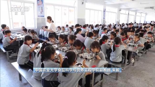 校园配餐首个国家标准发布 如何保障有效落地？