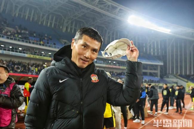 青岛西海岸为邵佳一举行送别仪式