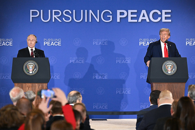 白宫官员抱怨欧洲阻碍结束俄乌冲突，“特朗普正考虑暂时退出外交斡旋”