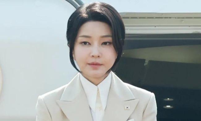 “前总统夫妇同时被捕”！韩国宪政史首次