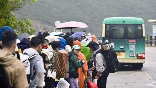 西贡万宜水库东坝及破边洲近期在「小红书效应」下成为旅游热点。 西贡万宜水库东坝及破边洲近期在「小红书效应」下成为旅游热点。