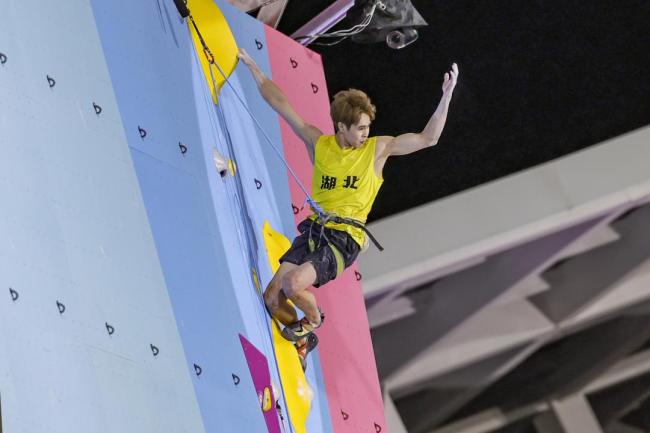 十五运会攀岩“难度王”潘愚非成功卫冕