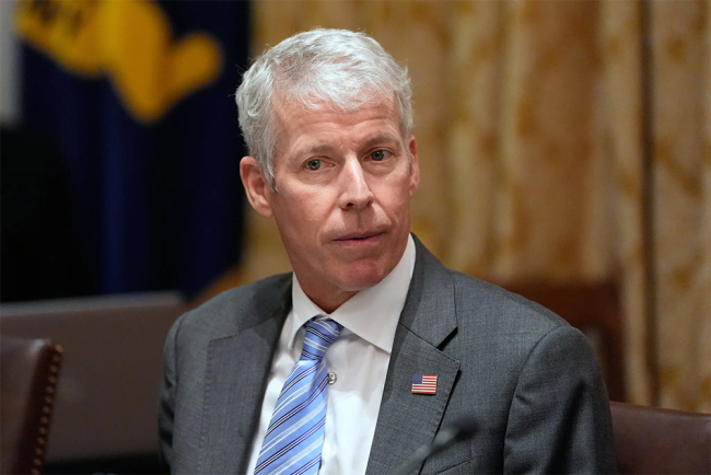 美能源部长忙“灭火”：特朗普说的核试验不是核爆