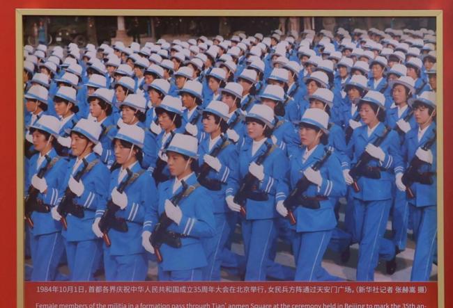 女兵方阵 飒 巾帼不让须眉