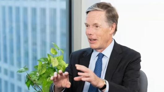 美前驻华大使不装了：凭啥和中国组G2