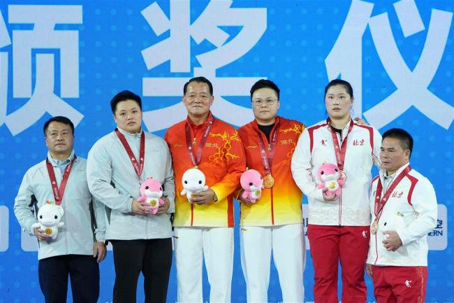 汪周雨卫冕举重女子87公斤级冠军