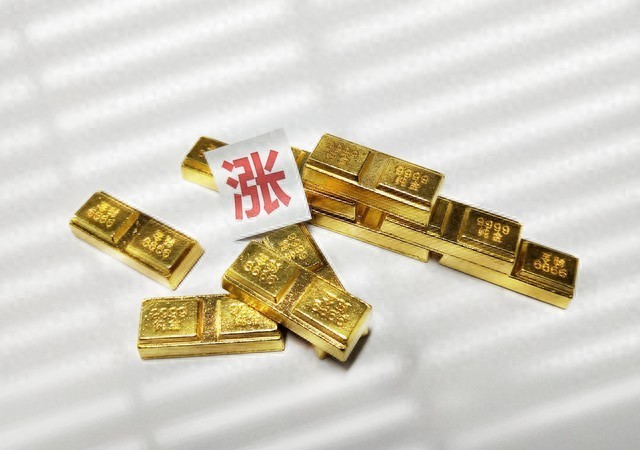 老人两天花费百万购买黄金