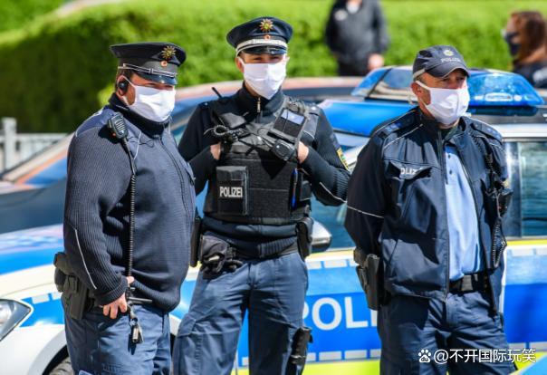 中国女博士生和女儿遇害现场有斧头