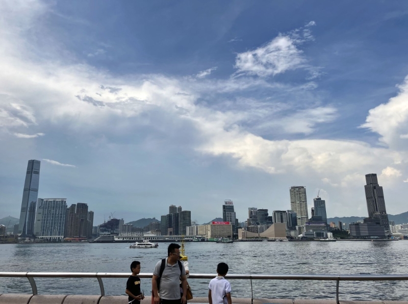 梁美芬表示，经历三年疫情、经济周期、地缘政治等因素，不少企业经营困难。 资料图片