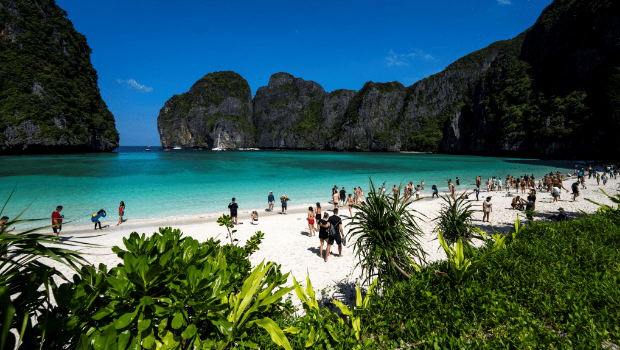 泰国旅游业对其经济有着举足轻重的影响,是重要的经济支柱。 泰国旅游业对其经济有着举足轻重的影响,是重要的经济支柱。