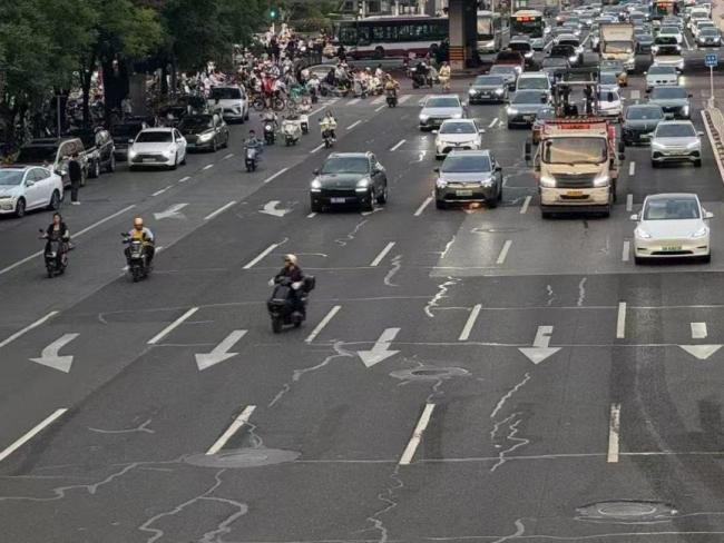 媒体:从源头刹住狂飙的电动自行车