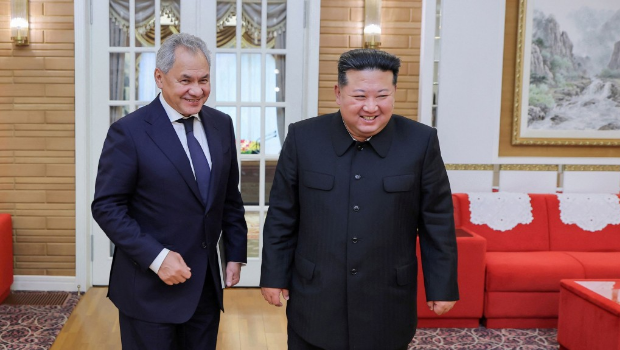 绍伊古近期多次访问朝鲜，去年9月也曾与金正恩会面。