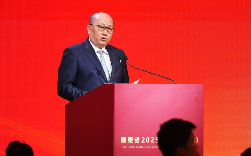 中央人民政府驻香港特别行政区联络办公室主任郑雁雄。