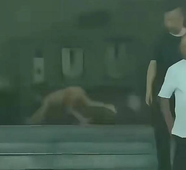 “野人孩子”最新进展,当地警方:孩子和父母已在管控范围内