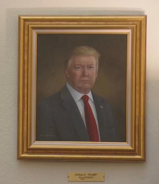 特朗普不满其肖像画难看