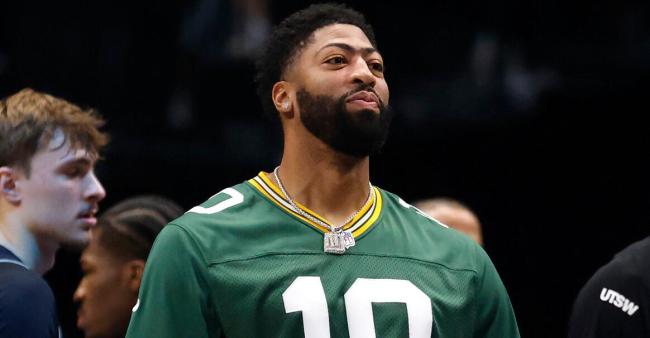 浓眉左小腿拉伤将继续缺席至少7-10天