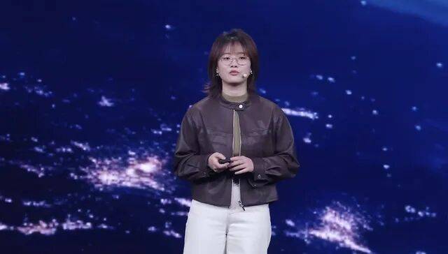 “天才少女”罗福莉走向台前