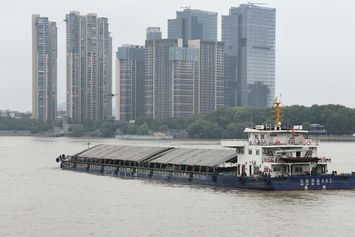 【高质量发展中国行·新时代的气象万千】“气象+海事”协同护航江苏长江黄金水道运行