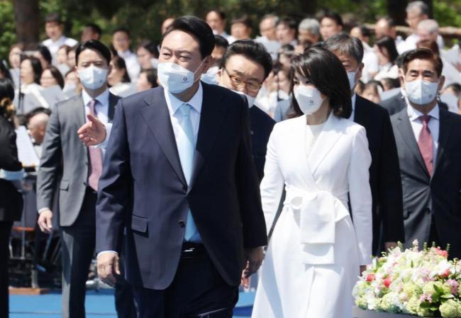 青瓦台魔咒升级尹锡悦夫妇共囚