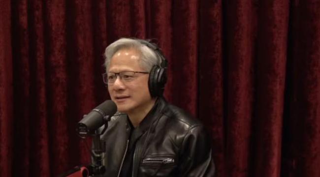 黄仁勋：AI竞赛无“终点线”