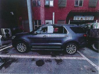 女子和男友吵架烧车泄愤