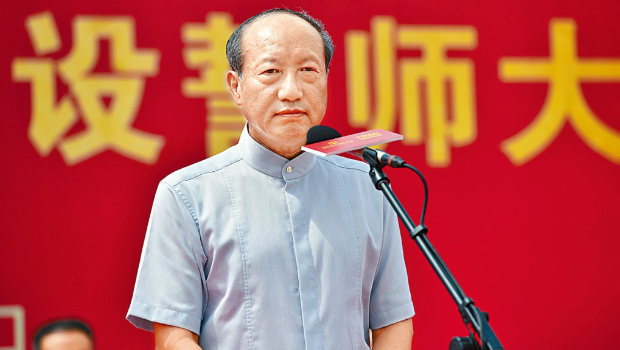 海航集团前董事长陈峰被判囚12年罚2.2亿元。