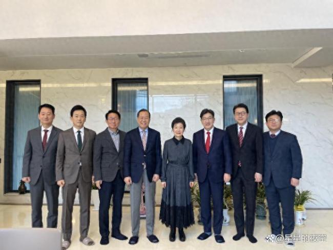 朴槿惠在私宅会见韩执政党领导层