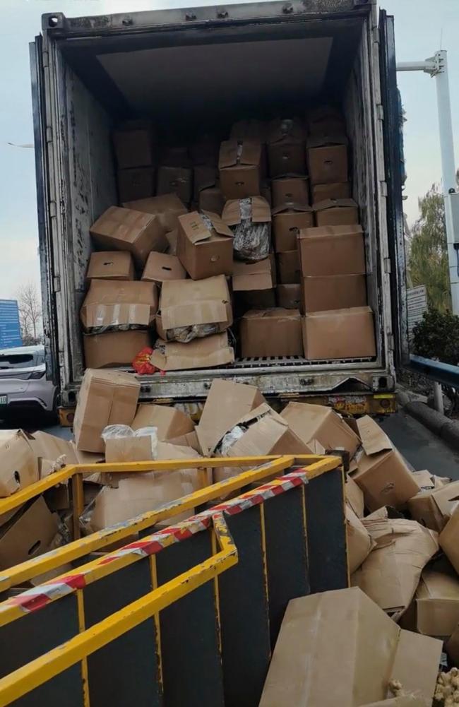 货车司机河南双八收费站不幸身亡