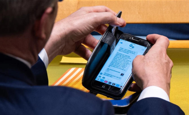 美国农业部长短信意外曝光