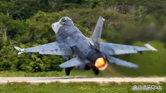 柬埔寨称一小学遭泰国轰炸