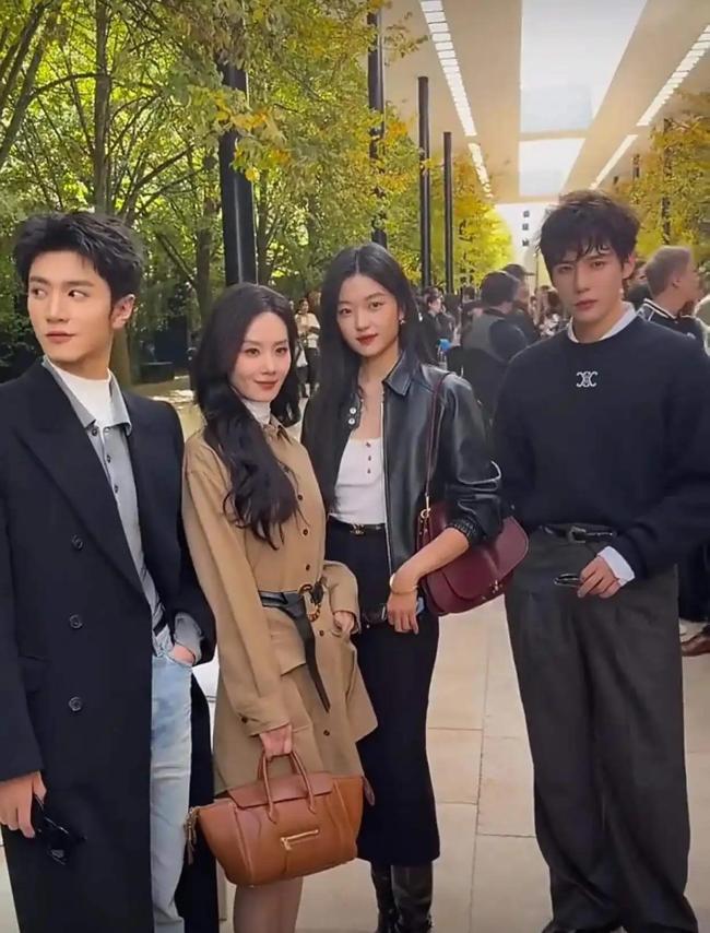 刘诗诗陈哲远 红气养人