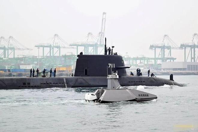 台自制潜艇又闹笑话：液压全部失灵，靠人力转舵