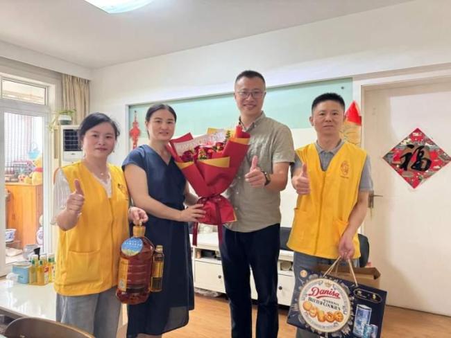 女子心脏骤停医护黄金4分钟救回一命