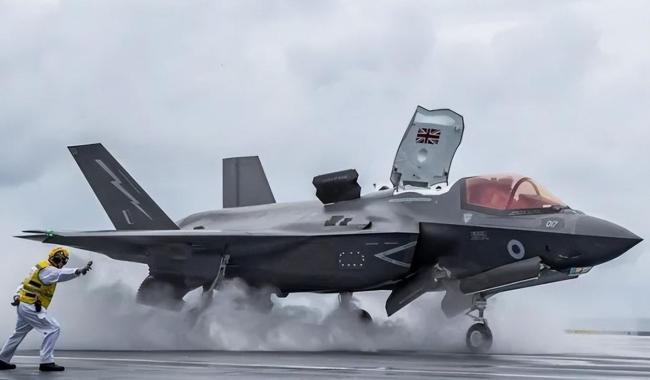 英F-35B将移入机库 印偷窥机会来了吗