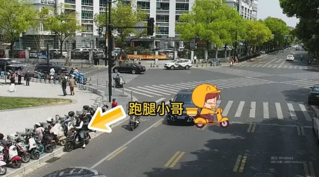 小偷落网嫌戴手铐不好看