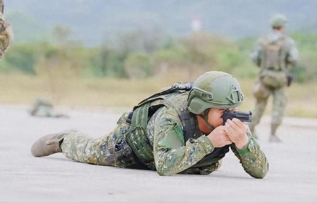 台民调称逾6成民众愿保卫家园遭吐槽