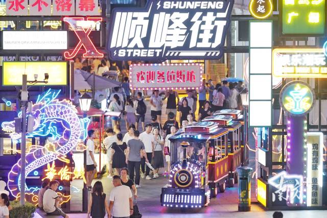 佛山,要以文旅为支点,撬动经济发展新空间,激活城乡发展新活力。图为顺峰街。戴嘉信 摄