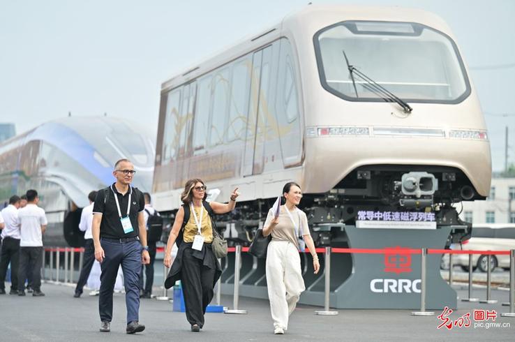 2025中国经济半年报丨先行指标看经济 多个领域保持向好态势