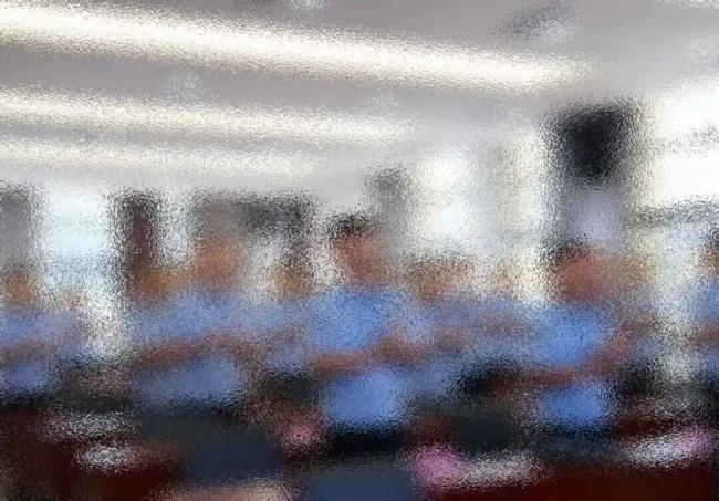 这个培训班一半人不能露面