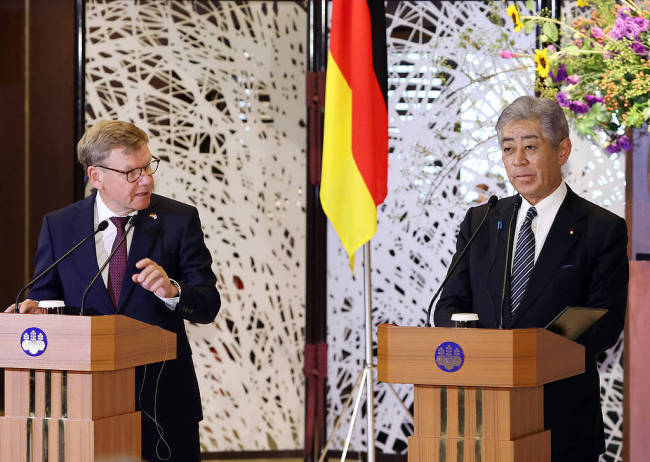 特殊历史节点，日德军事走近引审视