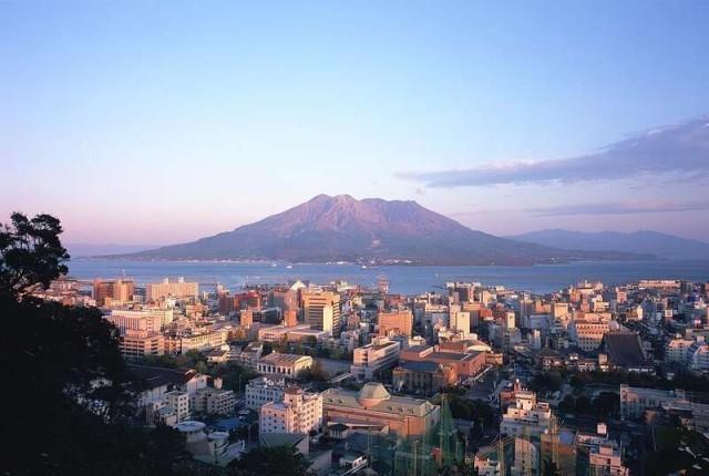 日本就地震召开紧急记者会
