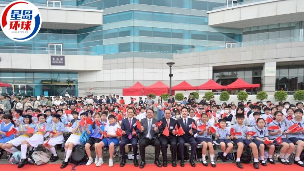 陈国基今早参加由香港各界青少年活动委员会举办的五四升旗礼。陈国基fb 陈国基今早参加由香港各界青少年活动委员会举办的五四升旗礼。陈国基fb