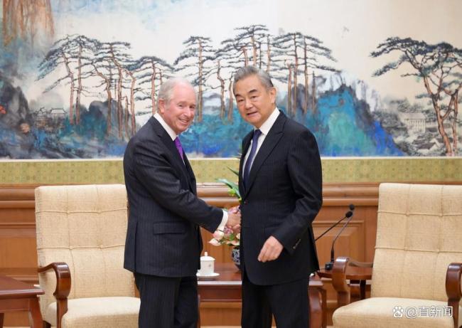 王毅：中美应开展有效沟通