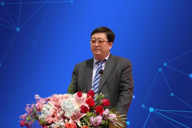 专家:两大国际博弈现转缓曙光