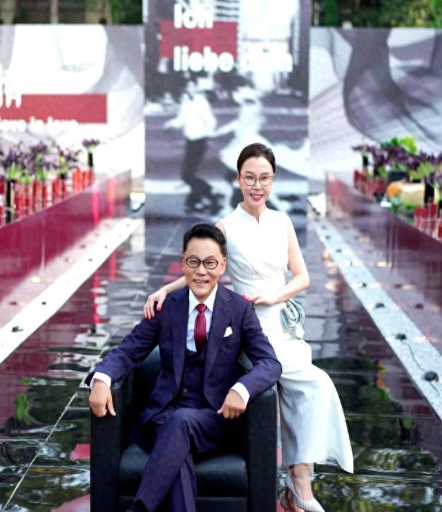 李国庆发博晒婚礼嘉宾