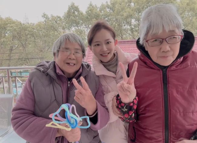 90后姑娘扎根崇明养老院！