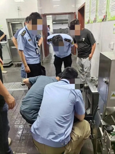 相关人员在现场调查。 大风新闻 相关人员在现场调查。 大风新闻