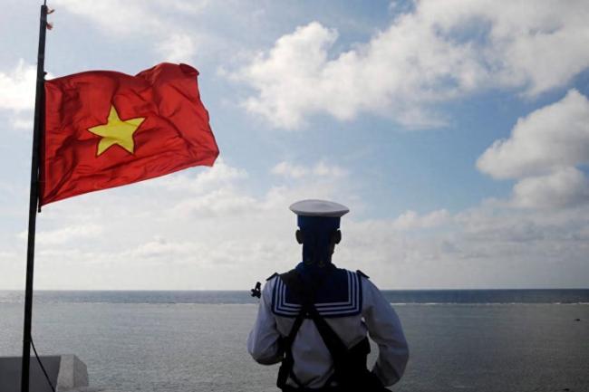专家:越南南海填岛反帮中国大忙